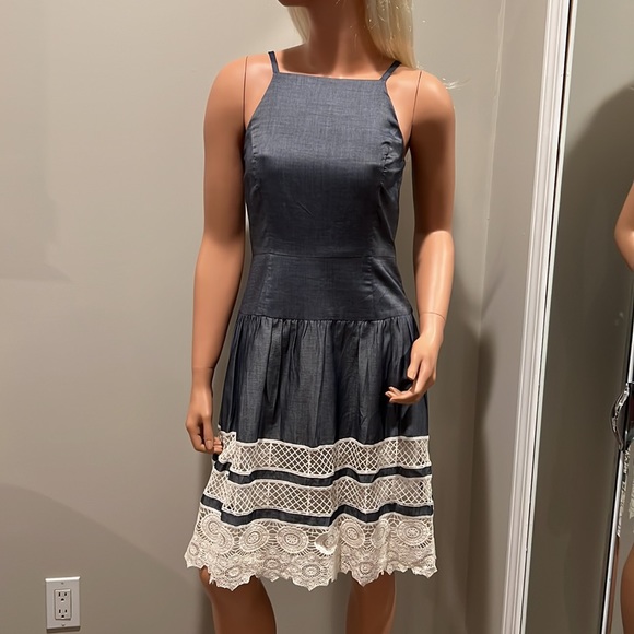 ANN TAYLOR BACK ZIP DRESS FITTED - Picture 2 of 4